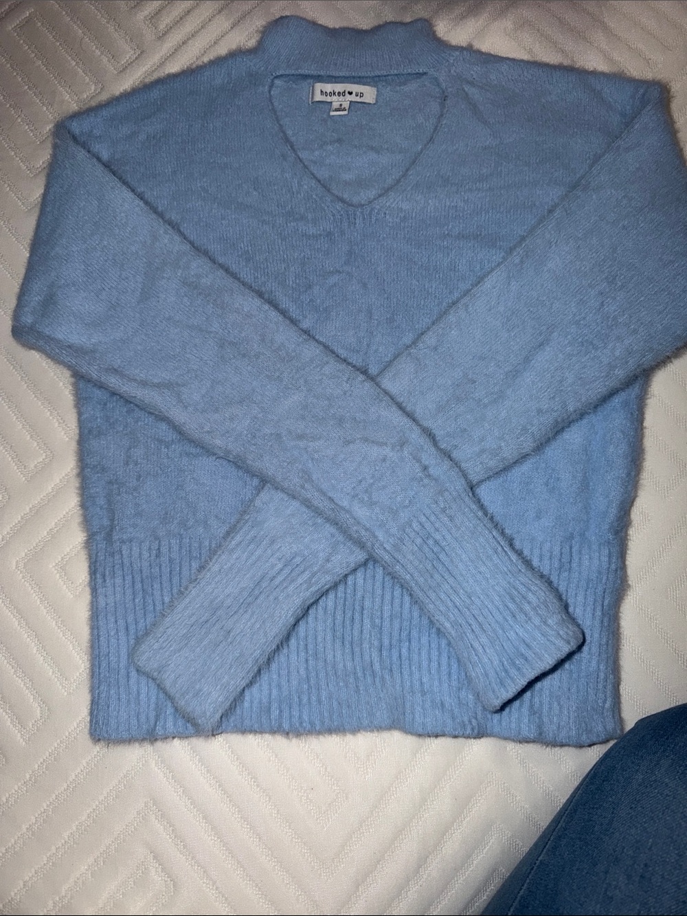 Hooked Up by IOT Sky Blue V-Neck Women’s Sweater
